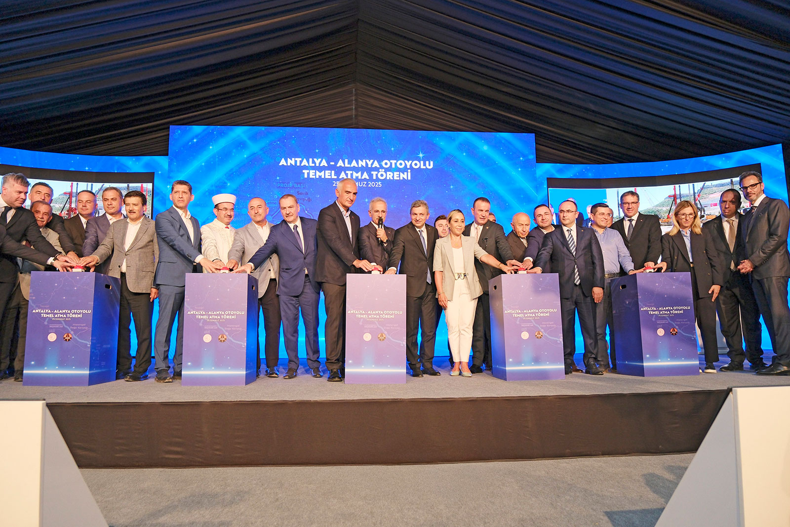 Antalya-Alanya Otoyolu’nun temel atma töreni 25 Temmuz 2025’te gerçekleştirildi.
